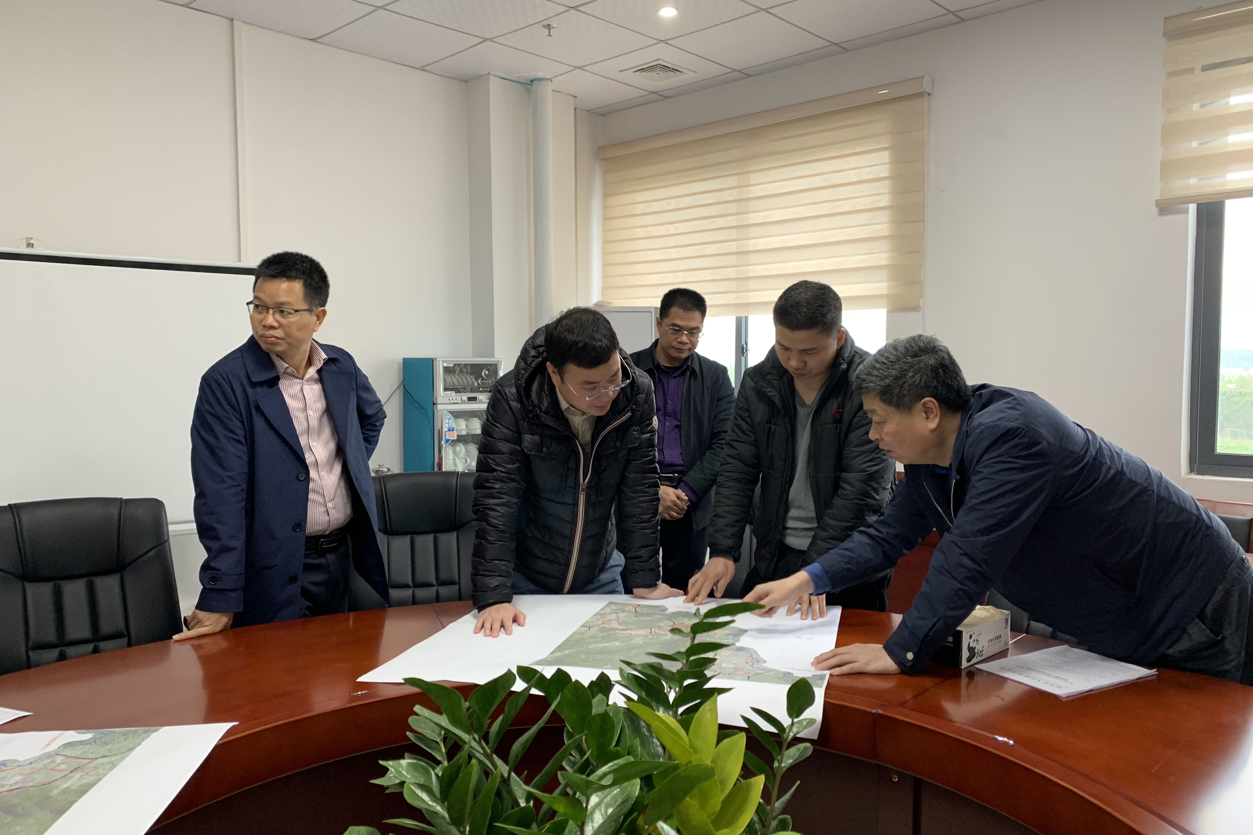 县长谭晓健到翁源经济开发区研究推进相关工作