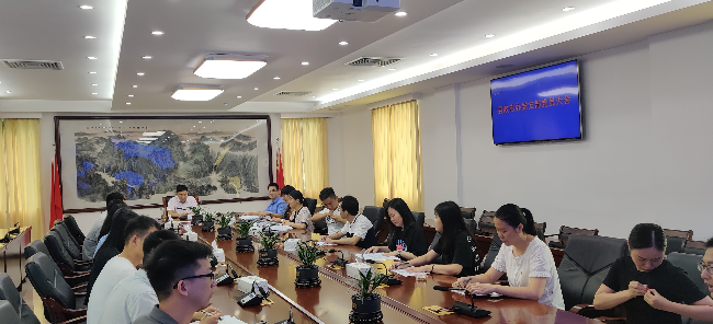 张毅讲党课1.jpg