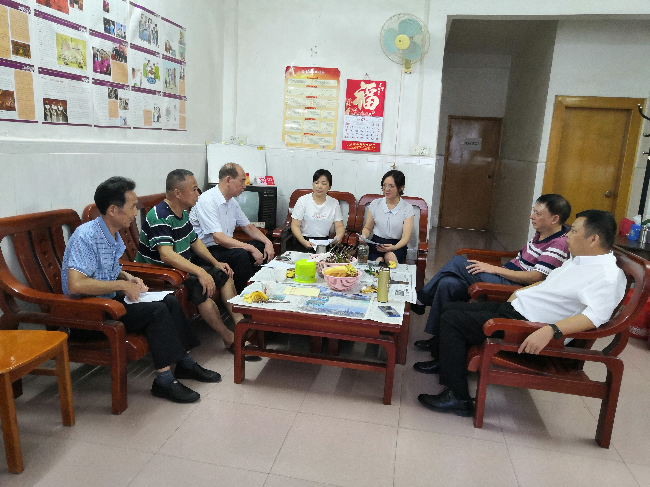 八一座谈会1.jpg