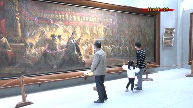 涂志伟美术馆吸引众多游客参观游览.mp4_20230123_145854.652.jpg