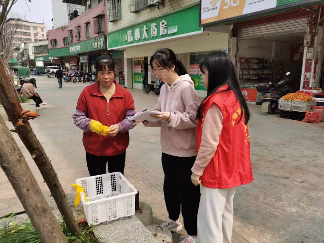 官渡镇开展卫生状况满意度问卷调查.jpg