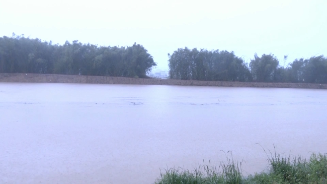 翁源县积极应对雨情 确保汛期安全.mp4_20230419_180250.212.jpg
