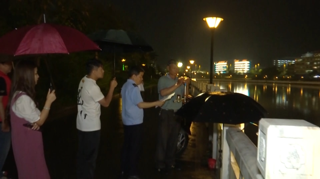 龙湖范围禁钓！翁源县多部门联合开展钓鱼劝导行动.mp4_20230420_174002.042.jpg