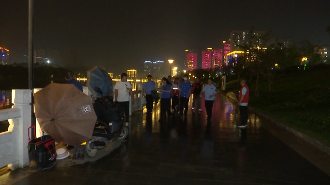 龙湖范围禁钓！翁源县多部门联合开展钓鱼劝导行动.mp4_20230420_174011.618.jpg
