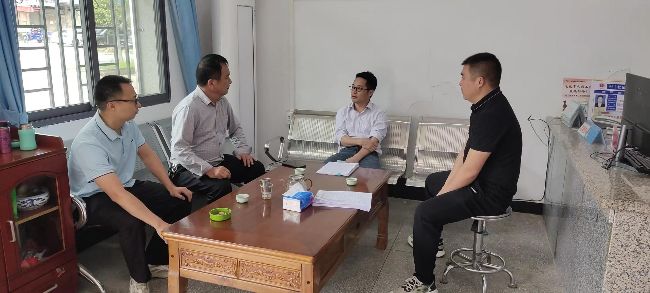 官渡镇退役军人服务站到村开展社会市域治理工作指导检查.jpg