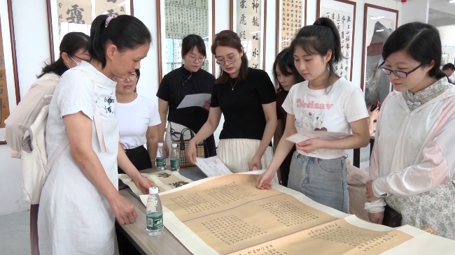 厚街&middot;翁源两地教师书画作品创作交流.mp4_20230615_173746.576.jpg