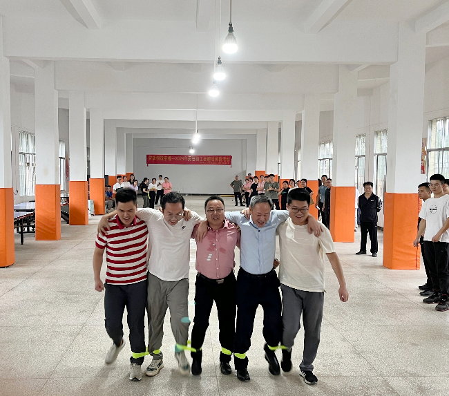 周陂镇政府机关工会体育活动趣味十足图片1.jpg