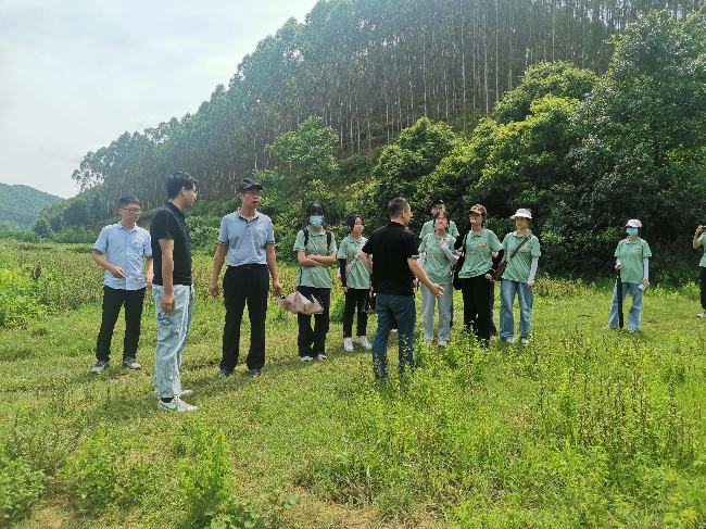 韶关学院到周陂镇开展青年大学生.png