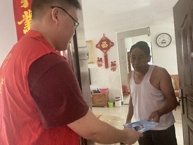 【关爱未成年人】铁龙镇开展预防未成年人受到侵害宣传活动.jpg