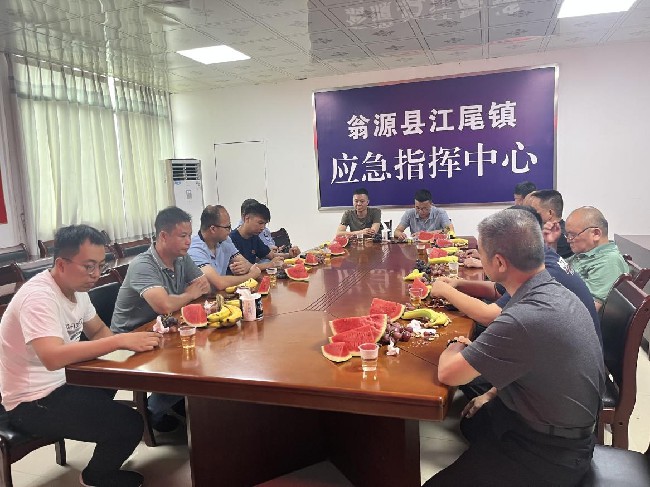 江尾镇召开庆“八一”退役军人座谈会.jpg