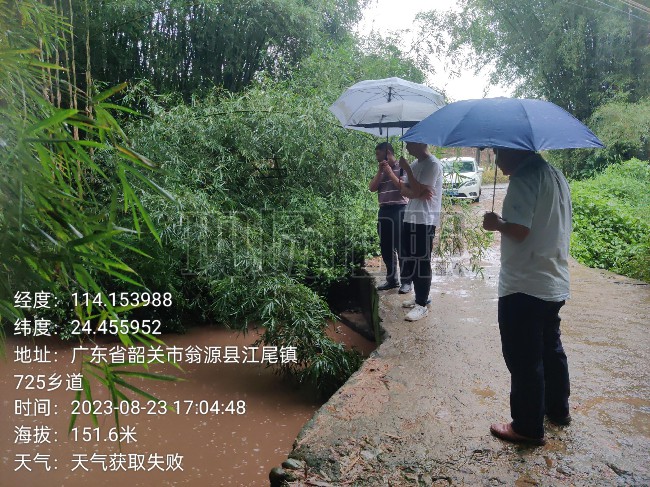 江尾镇开展“雨天行动”抽查多家养殖场环保情况.jpg