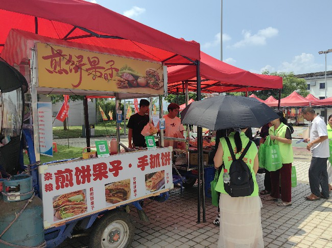 翁源县：稻花香里说丰年 丰收节里宣禁毒.jpg