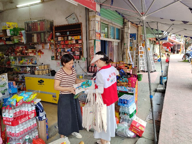 新江镇开展民族团结进步宣传月活动.jpg