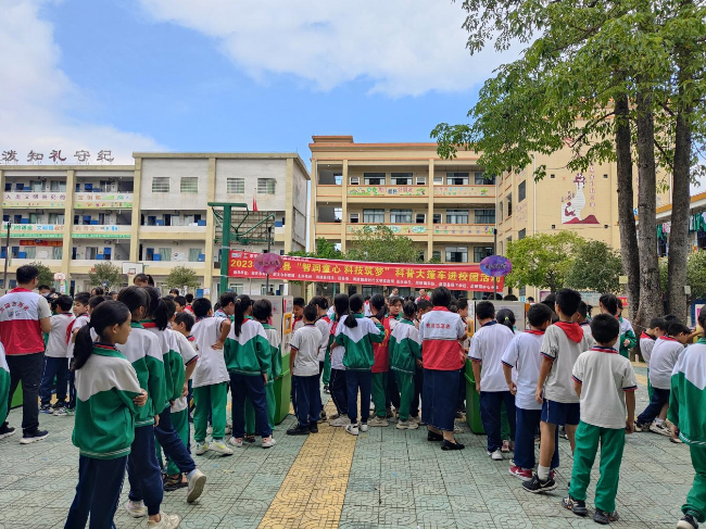 “智润童心，科技筑梦”科普大蓬车进校园活动在周陂开展1.png