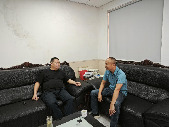 翁城镇与翁源县鑫通驾校有限公司洽谈合作事宜图片 1.png