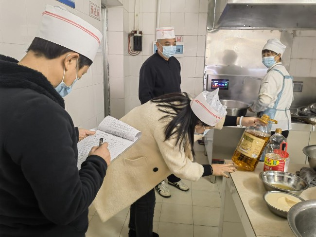 铁龙镇开展校园食品安全检查.jpg