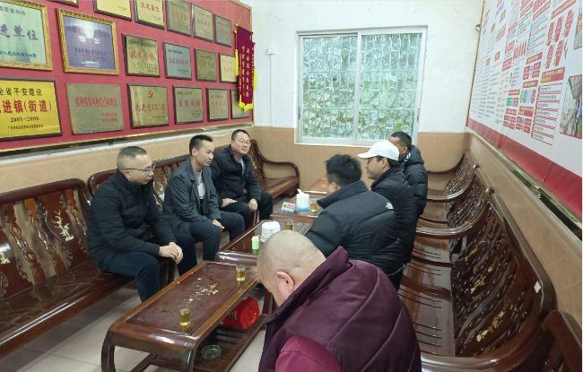 铁龙镇接待投资企业全力盘活闲置资源.png