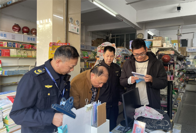 翁源县开展出版物市场专项检查图一.jpg