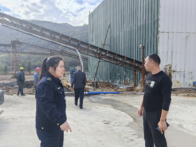 开展打击非法洗砂洗泥专项行动,维护河道水域水生态环境健康.jpg
