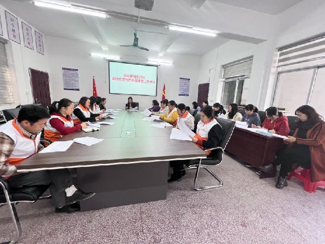 龙仙镇城东社区开展直排式燃气热水器.jpg