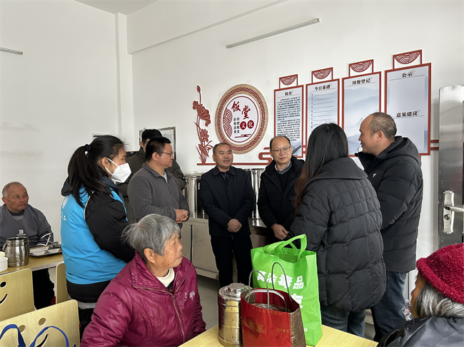 韶关市民政局到江尾镇调研“长者饭堂”.png