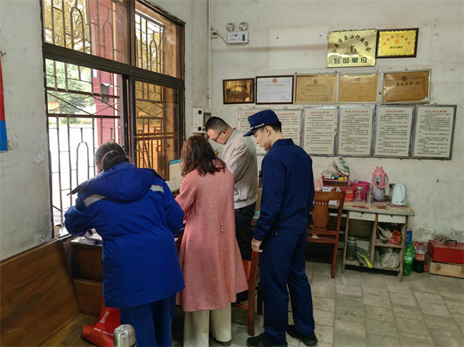 筑防线除隐患，江尾镇深入开展岁末年初安全隐患整治行动.png