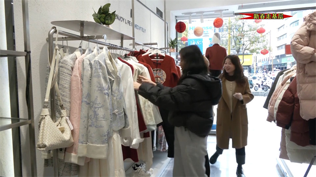 采购年货忙.mp4_20240207_181938.746.jpg