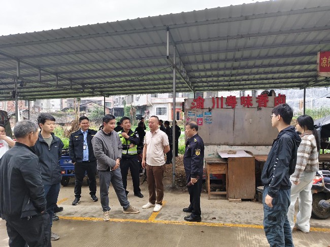 坝仔镇开展“六乱”整治行动.jpg