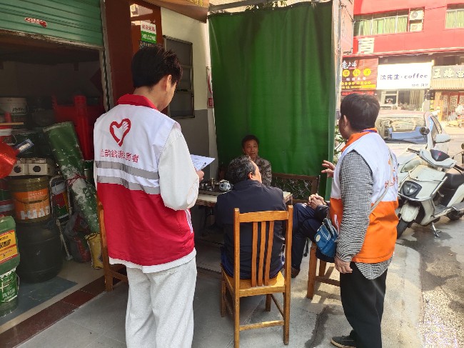 龙仙镇城西社区开展反诈宣传教育活动.jpg