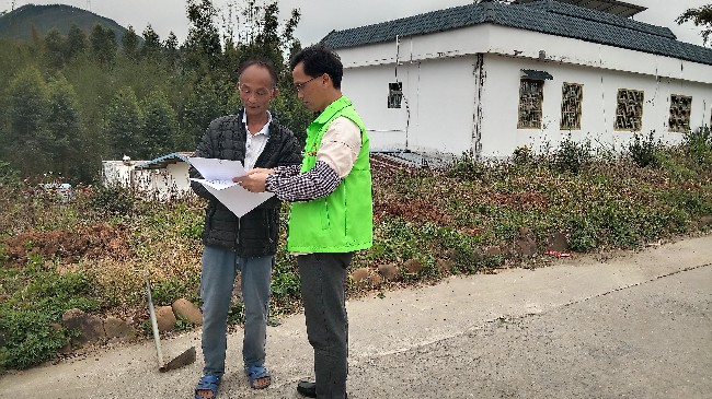 江尾镇开展禁种铲毒入户宣传活动.jpg