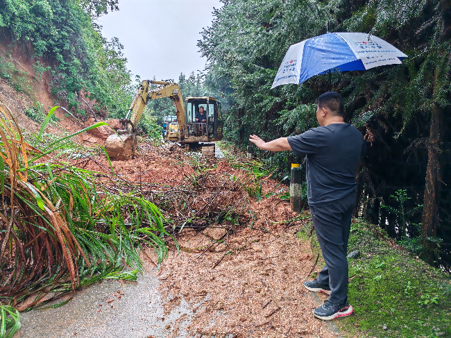翁源县启动防汛Ⅱ响应，全力投入抢险救援工作3.jpg