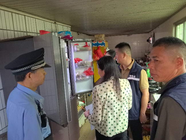 铁龙镇开展野生动物保护联合执法检查1.png
