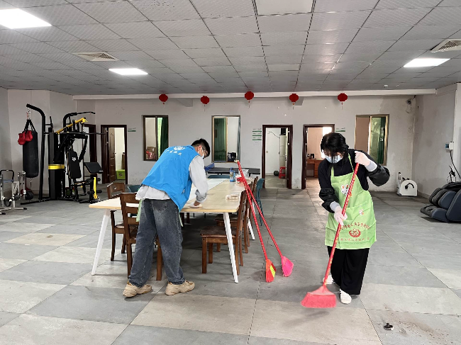 新江镇开展康园中心卫生大扫除活动.jpg