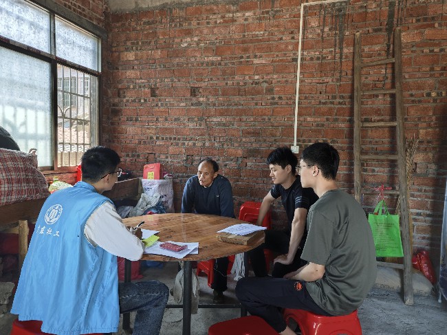 新江镇开展特殊群体居住安全隐患排查行动.jpg