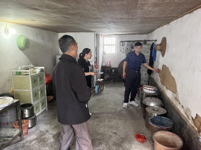 铁龙镇：扎实开展适老化改造摸底工作.jpg