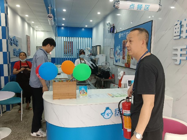 新江镇开展消防及食品安全检查.jpg