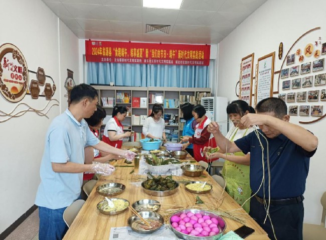 翁源县：我在新时代文明实践中心过端午.jpg