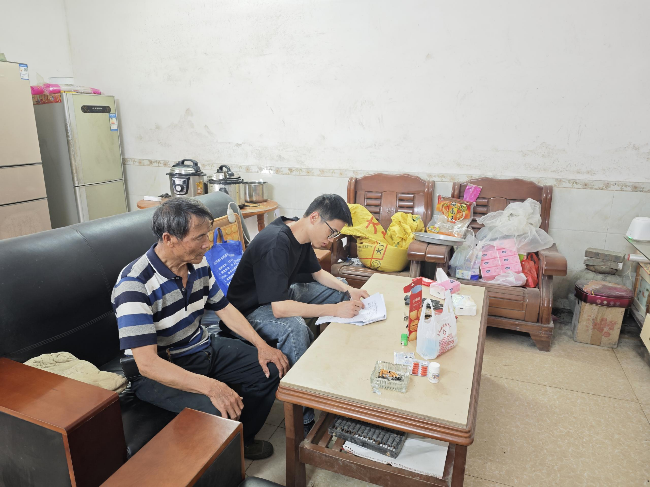 做困难群众的知心人，新江“社工”服务.png