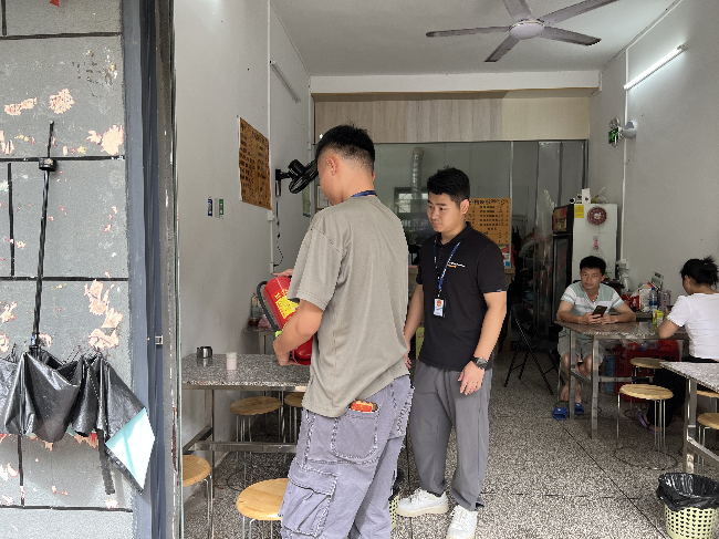 江尾镇开展“九小”场所消防安全检查.png