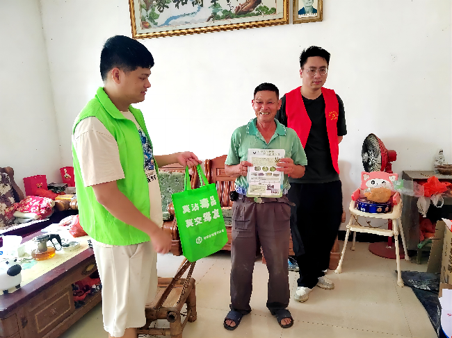 禁毒宣传进农村，筑牢基层防毒墙.jpg