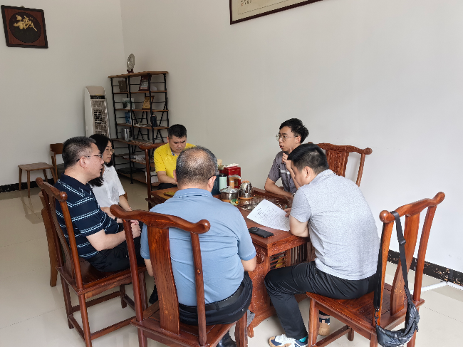 翁源县总工会开展送“法”入企活动.jpg