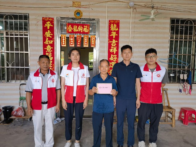新江镇：“三举措”做实党员走访慰问工作.jpg