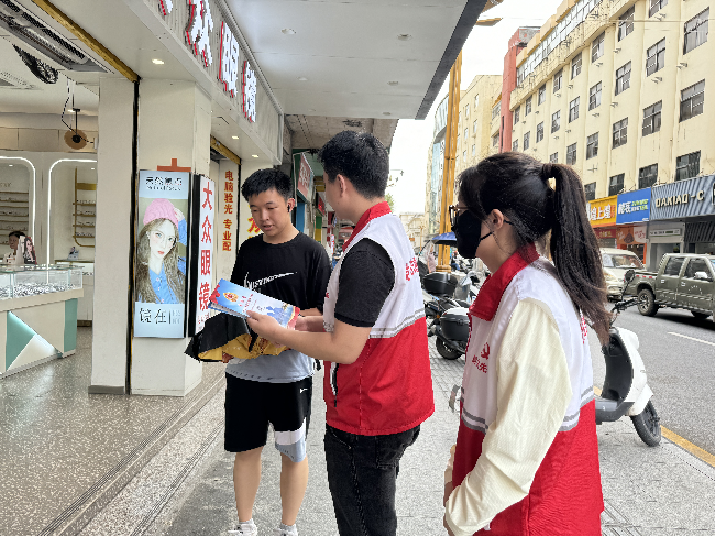 青春筑梦，强军有我——龙仙镇新华社区开展征兵宣传活动1.png