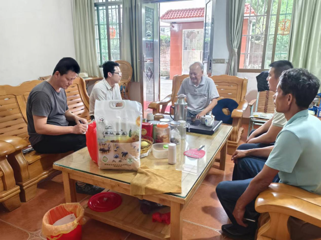 真情慰问，情暖兵心！官渡镇开展节后走访慰问活动.jpg