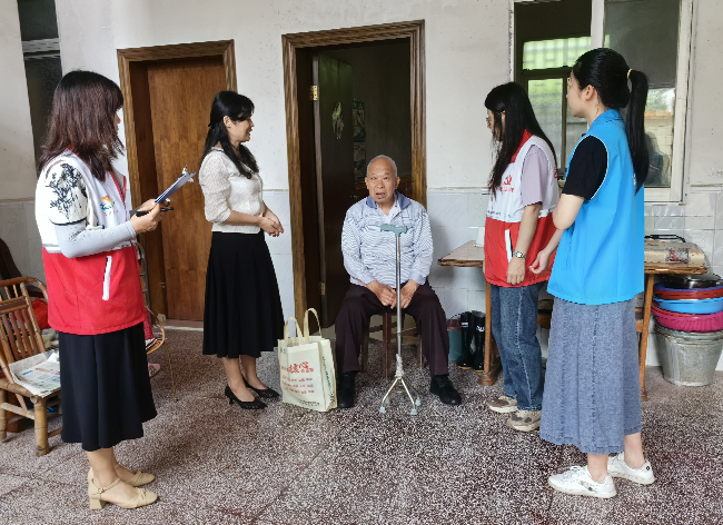 龙仙镇城东社区：聚焦重点群体需求，点亮群众的“微心愿”.png