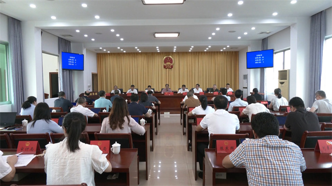 温毅麟主持召开翁源县第十六届人大常委会第二十八次会议.mp4_20240828_182503.061.jpg