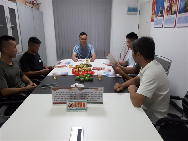 翁城镇组织召开2024年秋季退役士兵光荣返乡座谈会.png