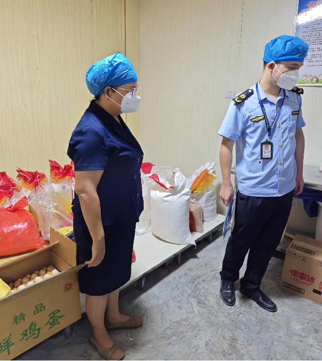 龙仙镇开展秋季校园食品安全专项检查.jpg