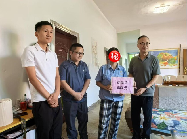 韶关市中级人民法院到新江镇开展乡村振兴调研暨中秋慰问及助学活动.jpg