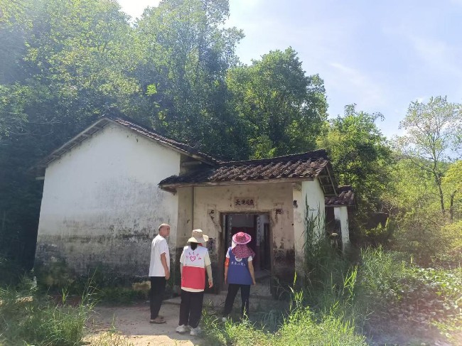 江尾镇开展节前民间信仰场所安全隐患排查工作.jpg